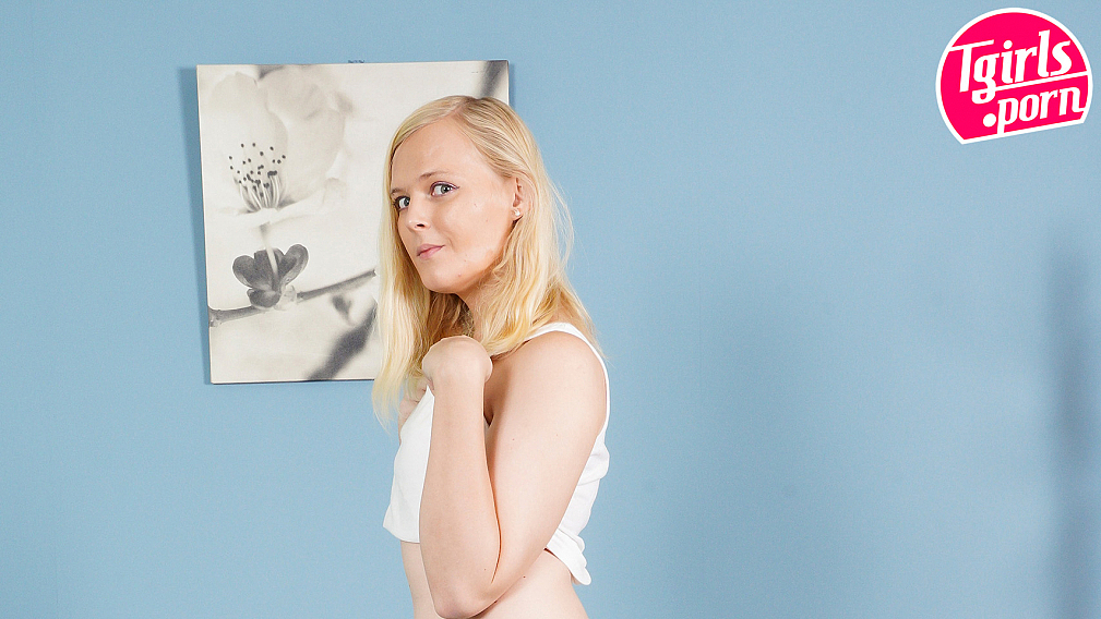 Aubrey Leigh & Sofia Bun